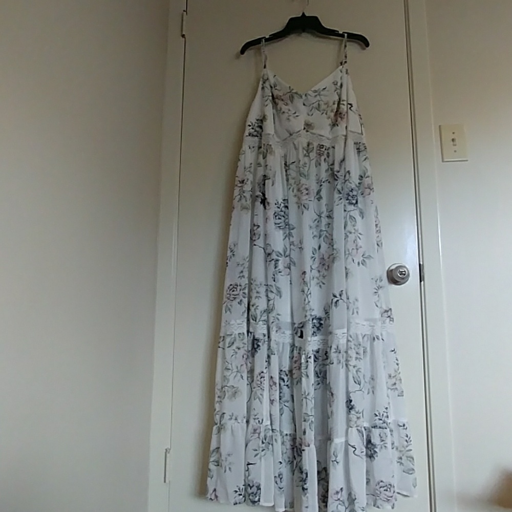 Sexy floral Torrid dress, size 3!